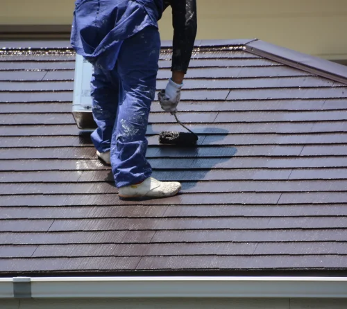 【札幌・近郊の賃貸経営】「雨漏りしてから」では遅すぎる。雪解け後に絶対やるべき、築15年目の屋根・外壁チェック